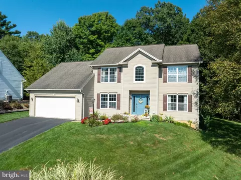 208 Hunter Wood Way, Port Matilda, PA 16870