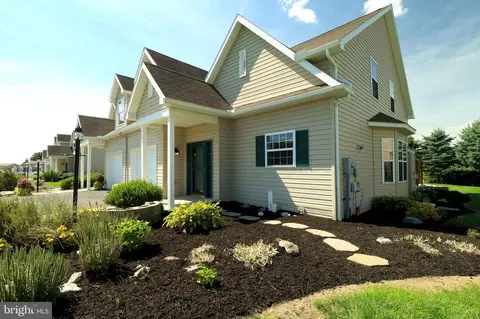 411 Stony Pointe Dr, Bellefonte, PA 16823
