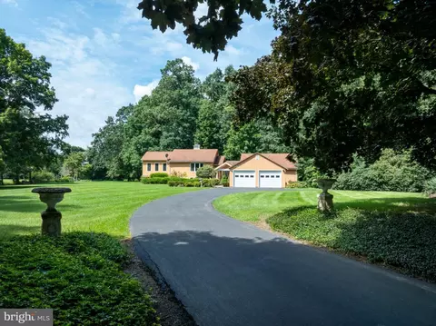 420 Breezewood Dr, State College, PA 16801
