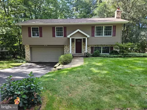 266 Oakley Dr, State College, PA 16803