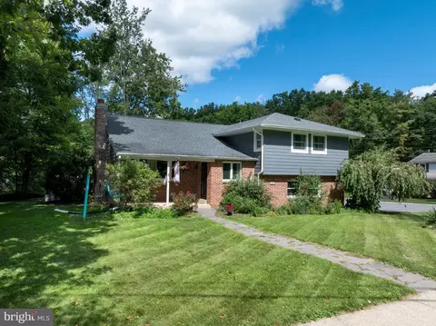 328 Douglas Dr, State College, PA 16803