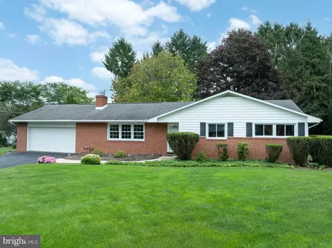 1242 Edward St, State College, PA 16801