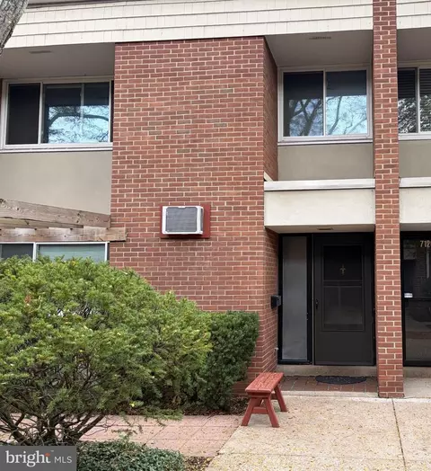712 W Beaver Ave #B, State College, PA 16801