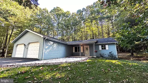 90 Charlotte St, Port Matilda, PA 16870