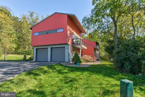 210 Meadowview Dr, State College, PA 16801