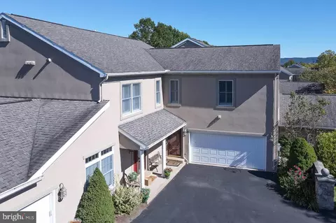 102 Asbury Ln, State College, PA 16801