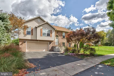 743 Tanager Dr, State College, PA 16803