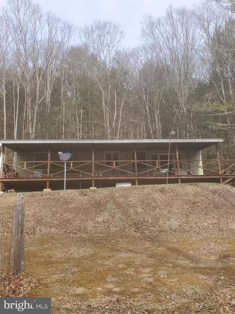 7399 Kettle Creek Rd, Renovo, PA 17764