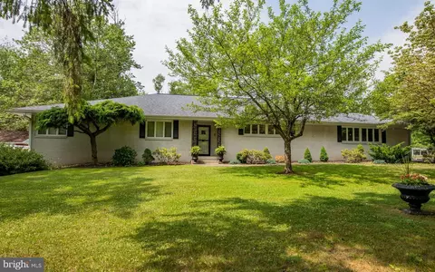 831 Park Ave, Lock Haven, PA 17745