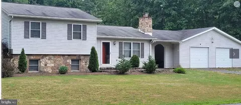 3119 Brookside Ln, Lock Haven, PA 17745
