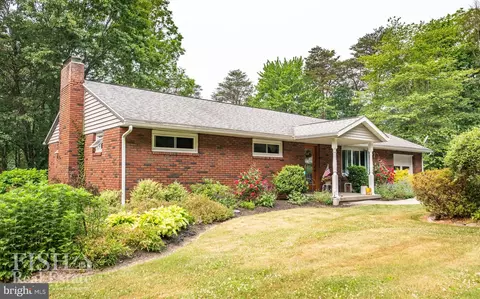 226 Circle Dr, Lock Haven, PA 17745