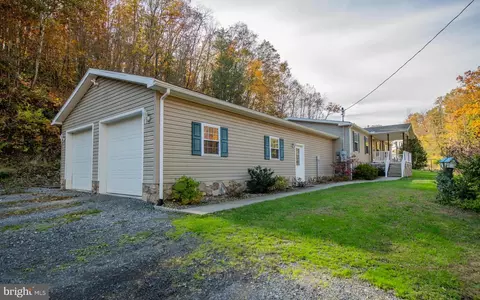47 Bills Ln, Beech Creek, PA 16822