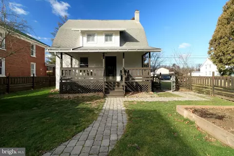 204 Beech Creek Ave, Mill Hall, PA 17751