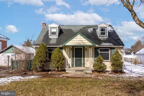 119 Fishing Creek Rd, Mill Hall, PA 17751