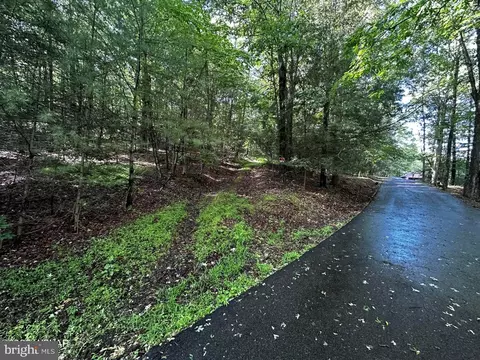 7 Hemlock Ridge Road, Jersey Shore, PA 17740