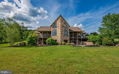 820 Glenn Rd, Lock Haven, PA 17745