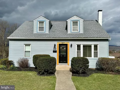 507 W Church St, Mill Hall, PA 17751