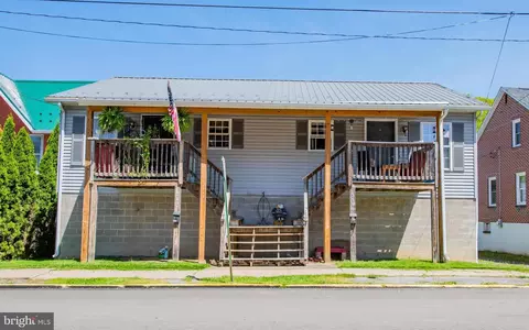 308-312 Main St, Mill Hall, PA 17751