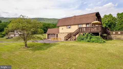 62 Mcclintick Rd, Mill Hall, PA 17751