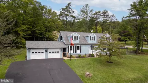 20 Woodland Dr, Lock Haven, PA 17745