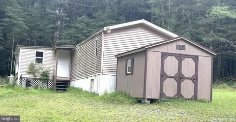 24 Woolever Ln, Lock Haven, PA 17745