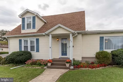 517 Wright St, Lock Haven, PA 17745 photo 2