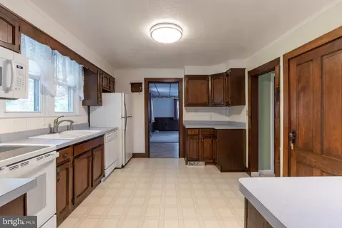 517 Wright St, Lock Haven, PA 17745 photo 4