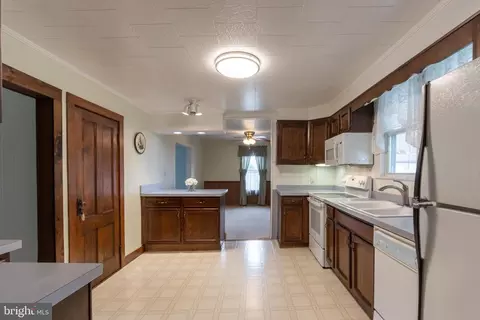 517 Wright St, Lock Haven, PA 17745 photo 5