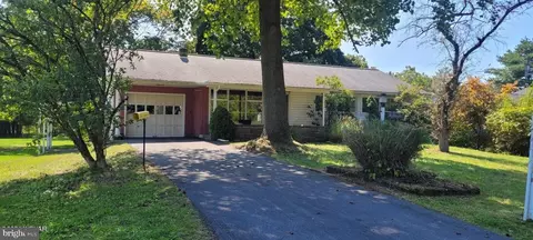 2759 Woodward Ave, Avis, PA 17721