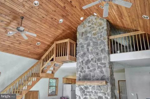 Entry Way - 195 S Springbrook Rd, Lock Haven, PA 17745 photo 1 of 1