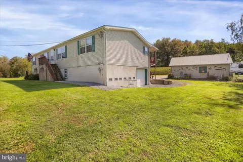 734 Long Run Rd, Mill Hall, PA 17751