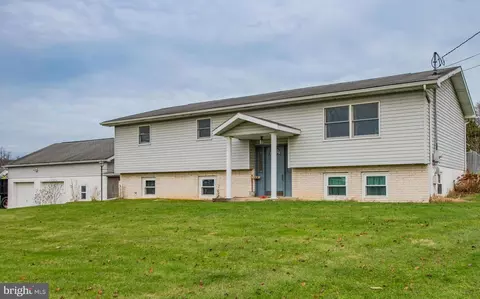 168 Mackeyville Rd, Mill Hall, PA 17751