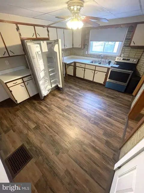 338 E Bald Eagle St, Lock Haven, PA 17745 photo 6