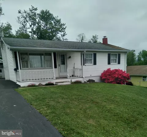2 Greenwood Ave, Lock Haven, PA 17745