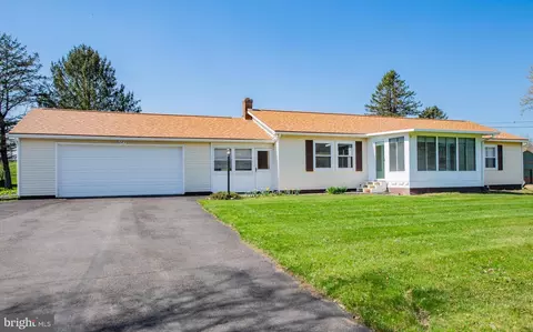 1579 Fishing Creek Rd, Mill Hall, PA 17751