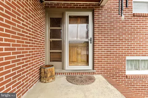514 E Guardlock Dr, Lock Haven, PA 17745 photo 2