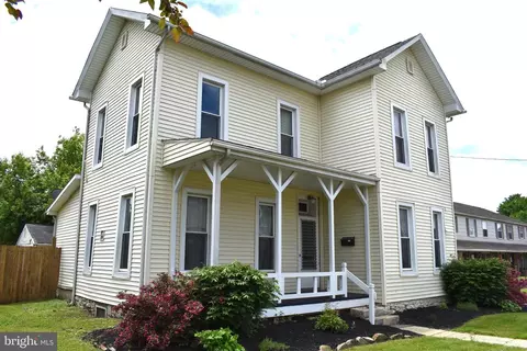 726 E Main St, Lock Haven, PA 17745 photo 2