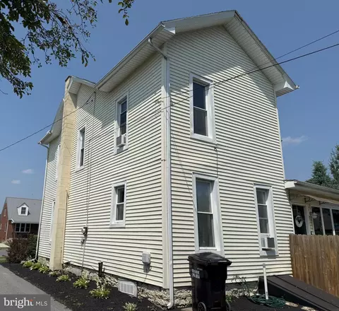 726 E Main St, Lock Haven, PA 17745 photo 4