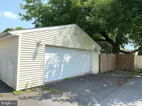 726 E Main St, Lock Haven, PA 17745 photo 5