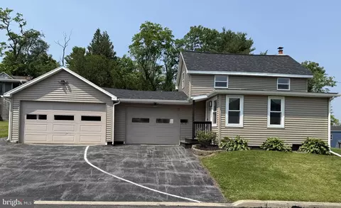 233 S Chestnut St, Mill Hall, PA 17751