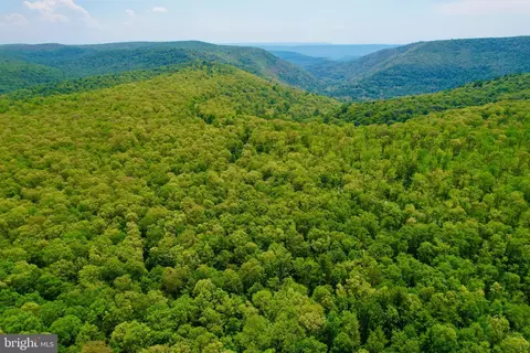 25 Beech Creek Mountain Rd, Beech Creek, PA 16822