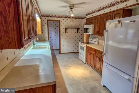 8 Sylvan W, Jersey Shore, PA 17740 photo 7