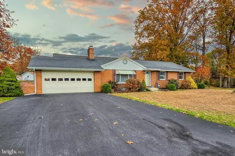 8 Sylvan W, Jersey Shore, PA 17740