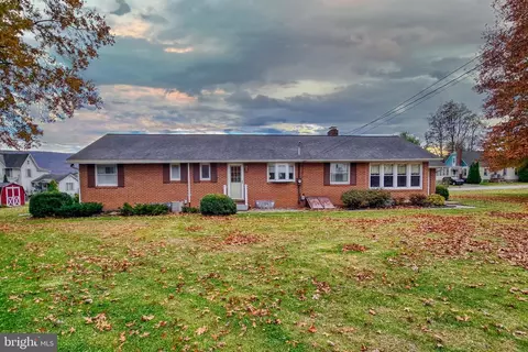 8 Sylvan W, Jersey Shore, PA 17740 photo 4