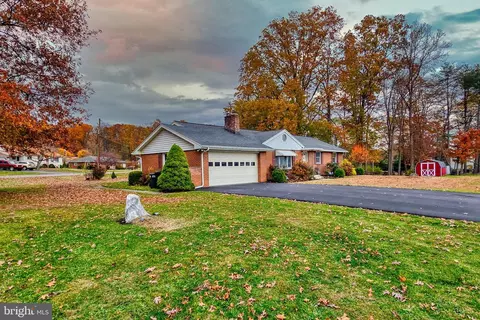 8 Sylvan W, Jersey Shore, PA 17740 photo 2