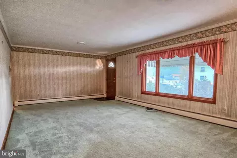8 Sylvan W, Jersey Shore, PA 17740 photo 6