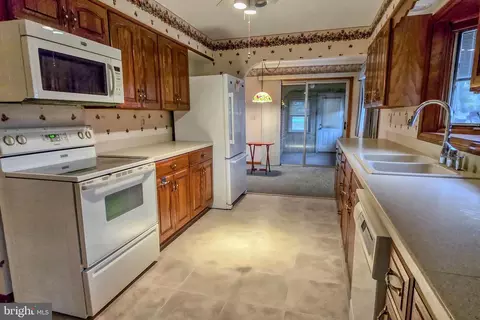 8 Sylvan W, Jersey Shore, PA 17740 photo 8