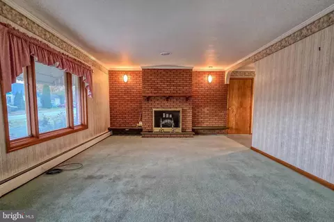 8 Sylvan W, Jersey Shore, PA 17740 photo 5