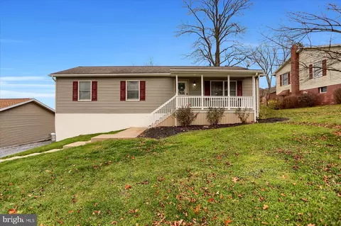 7 Greenwood Ave, Lock Haven, PA 17745