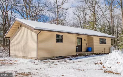 365 Nittany Ridge Rd, Mill Hall, PA 17751